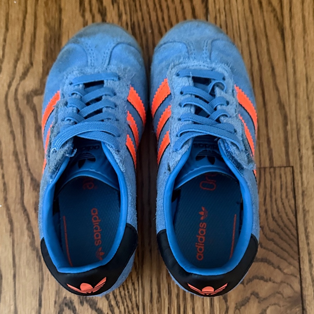 ADIDAS Gazelle Blue Suede Sneakers Orange Stripes Retro Casual Shoes Kids - Picture 3 of 8